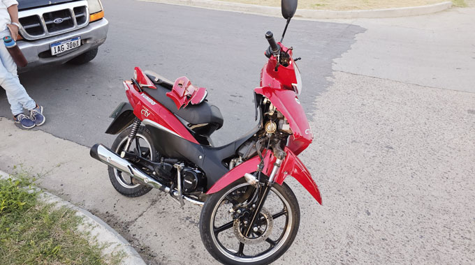 Dos Motociclistas Lesionadas Al Chocar Con Una Camioneta Diario El