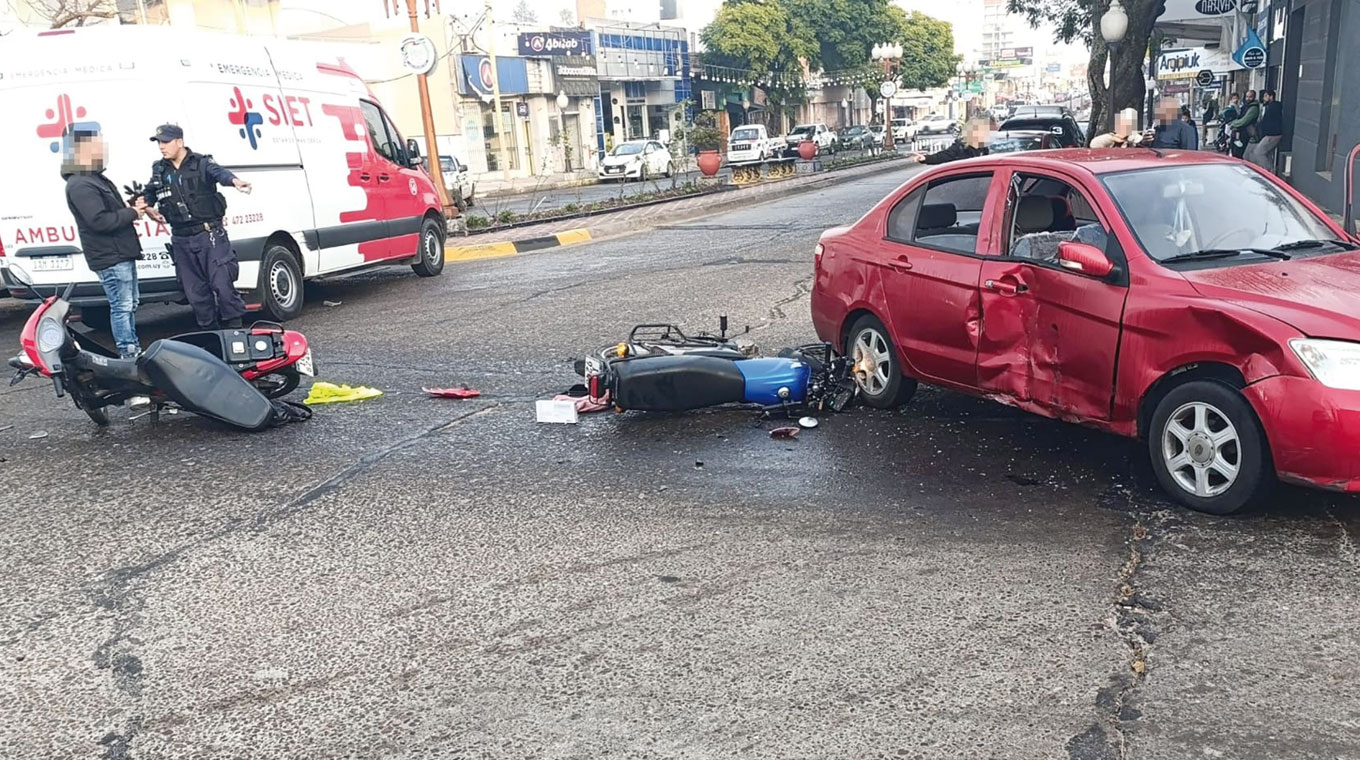 Dos Lesionadas Al Protagonizar Grave Accidente De Tránsito Diario El Telégrafo 4573